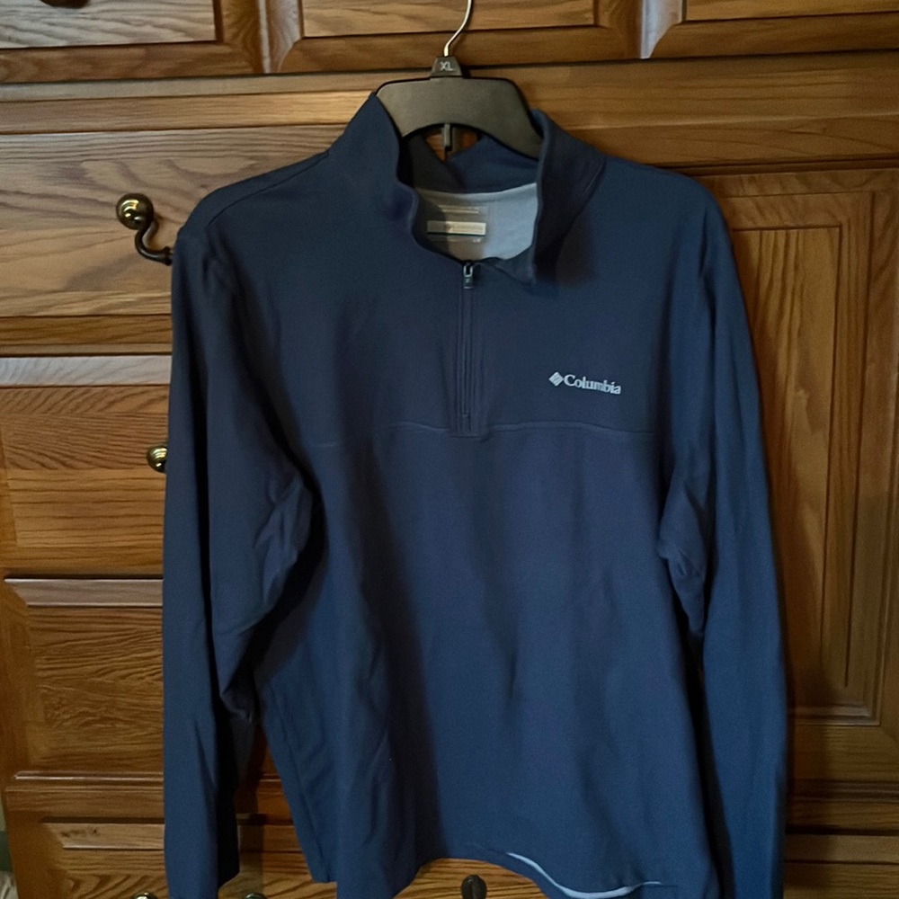 Columbia Men’s 1/4 zip long sleeve shirt